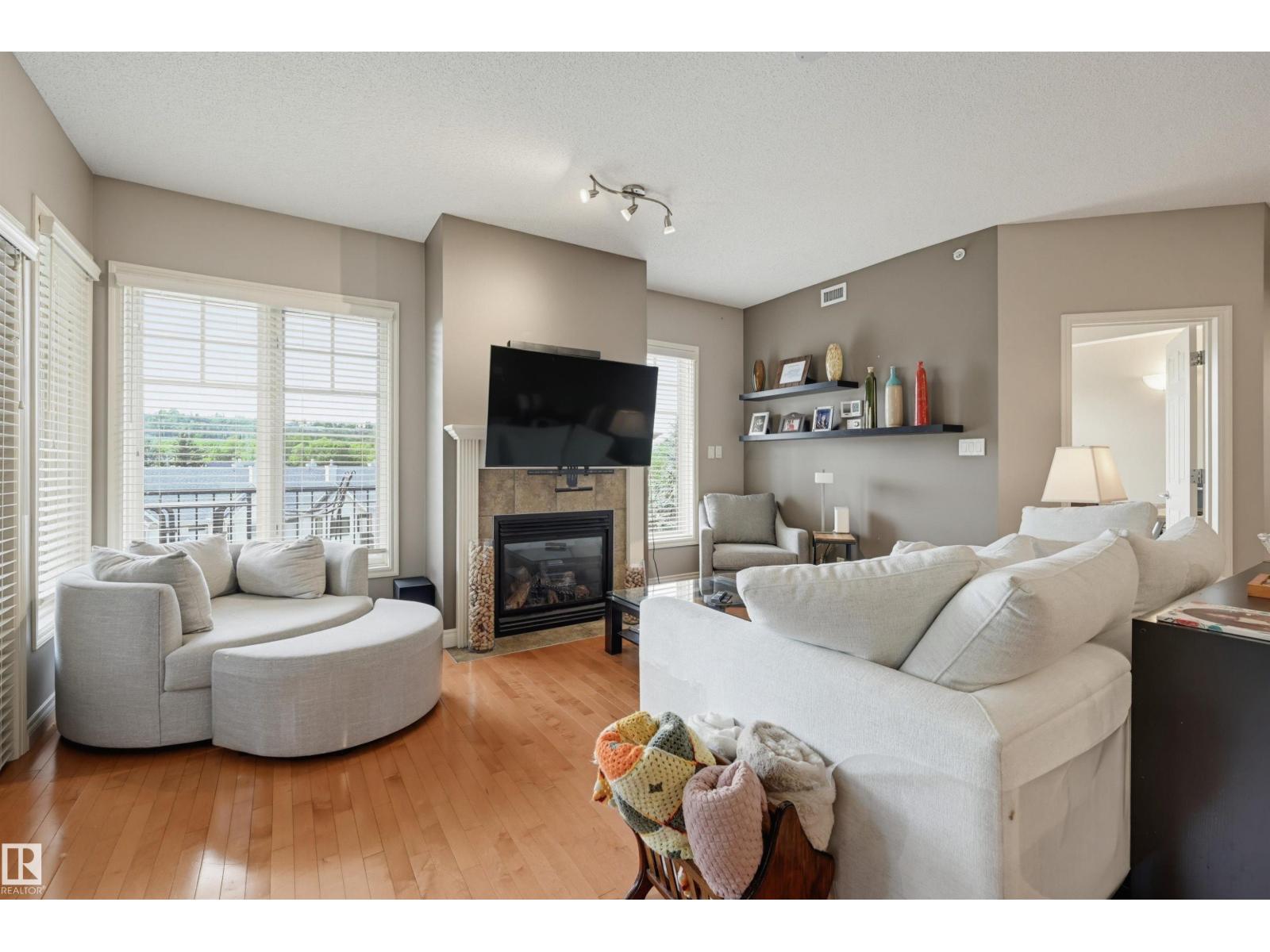 #409 9811 96A ST NW