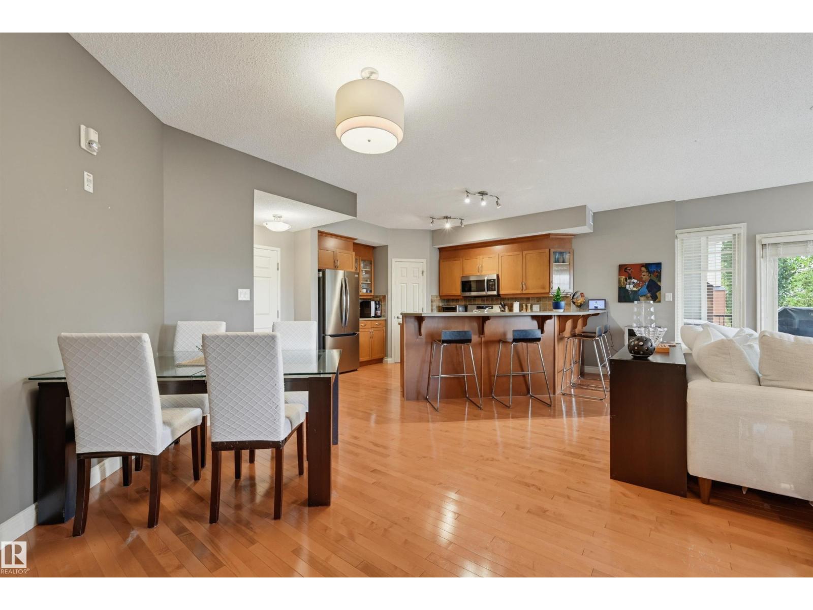 #409 9811 96A ST NW