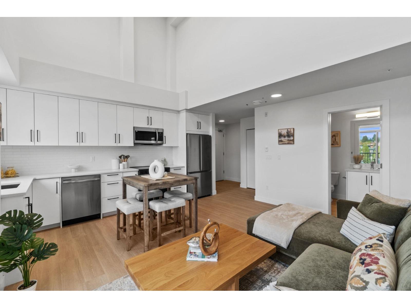 307 33820 SOUTH FRASER WAY