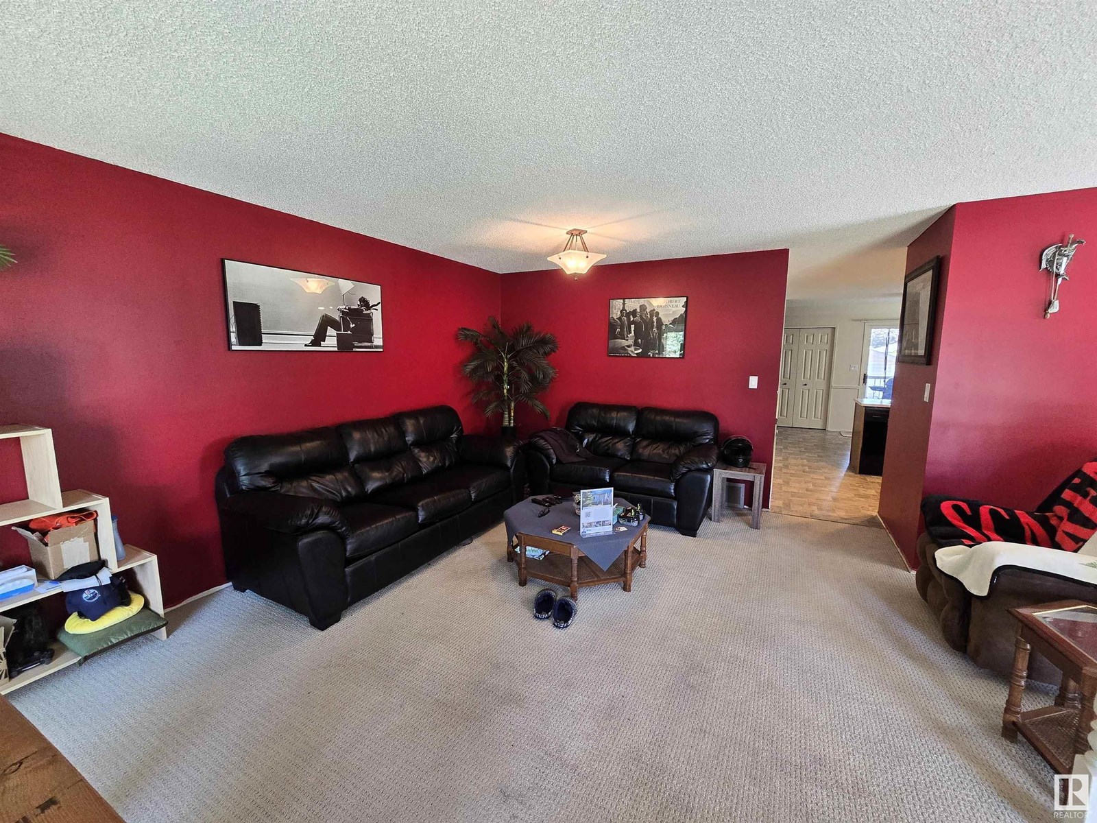 823 JOHNS CL NW