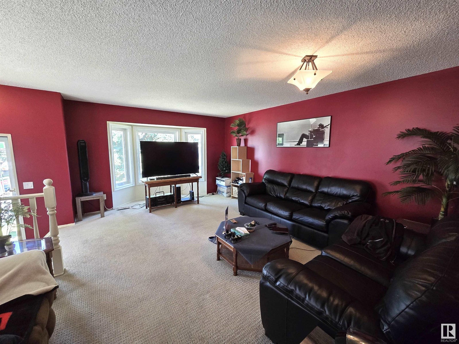 823 JOHNS CL NW
