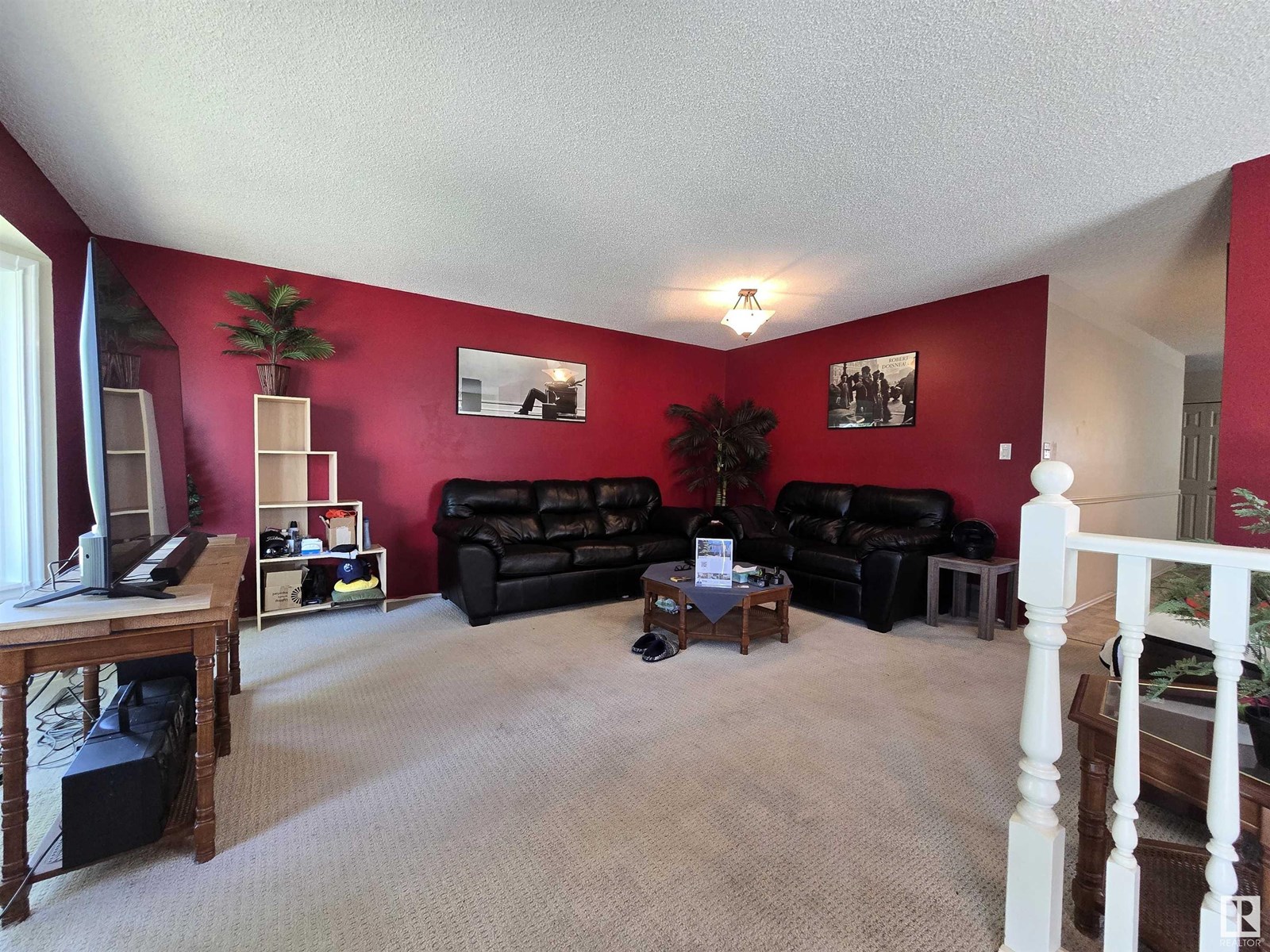 823 JOHNS CL NW