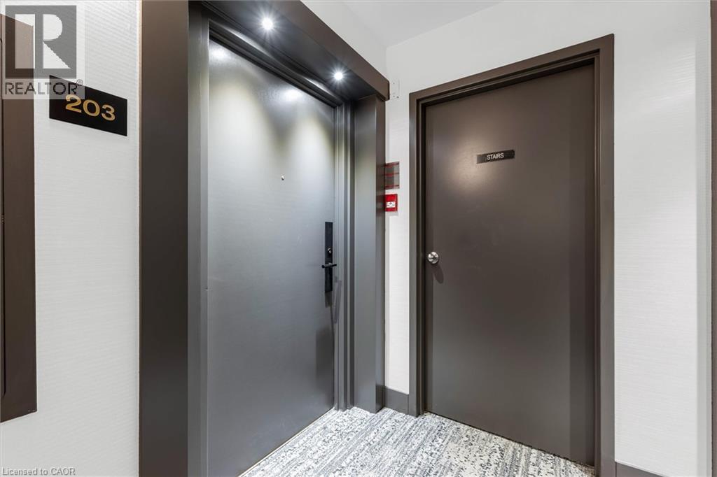 185 ROBINSON Street Unit# 203