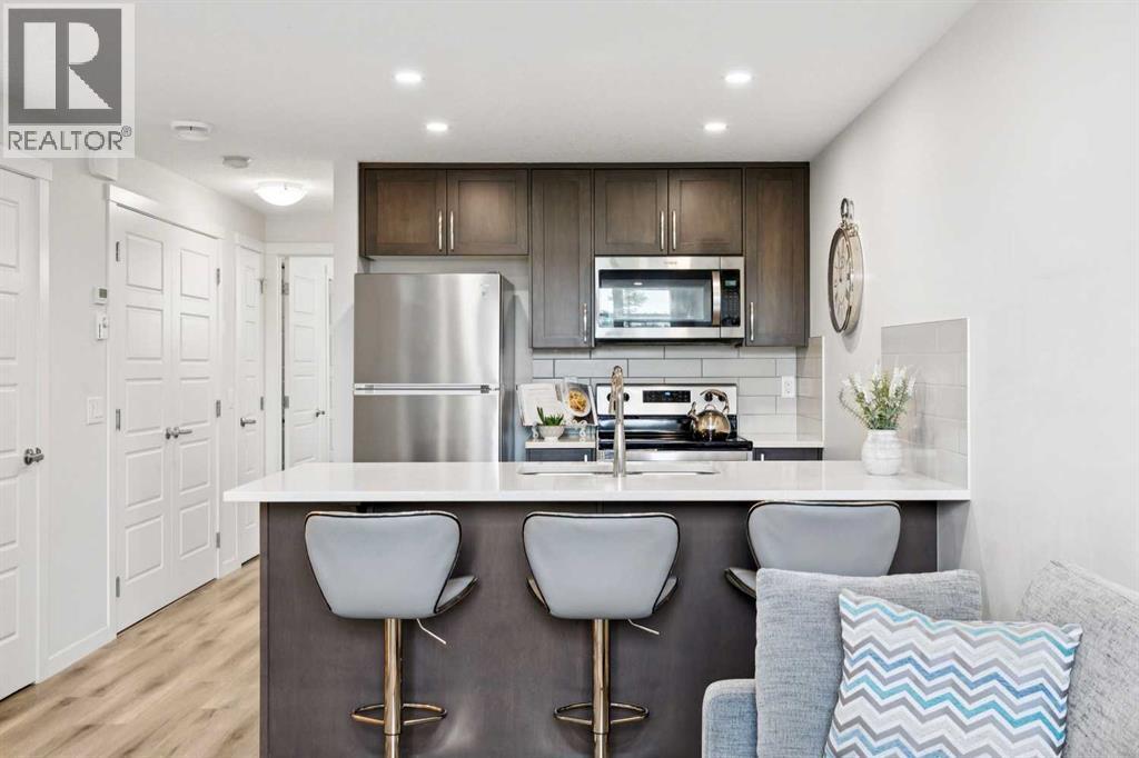 412, 260 Rowley Way NW