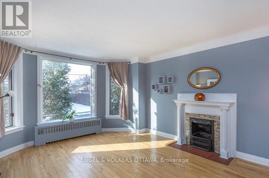 219 COBOURG STREET