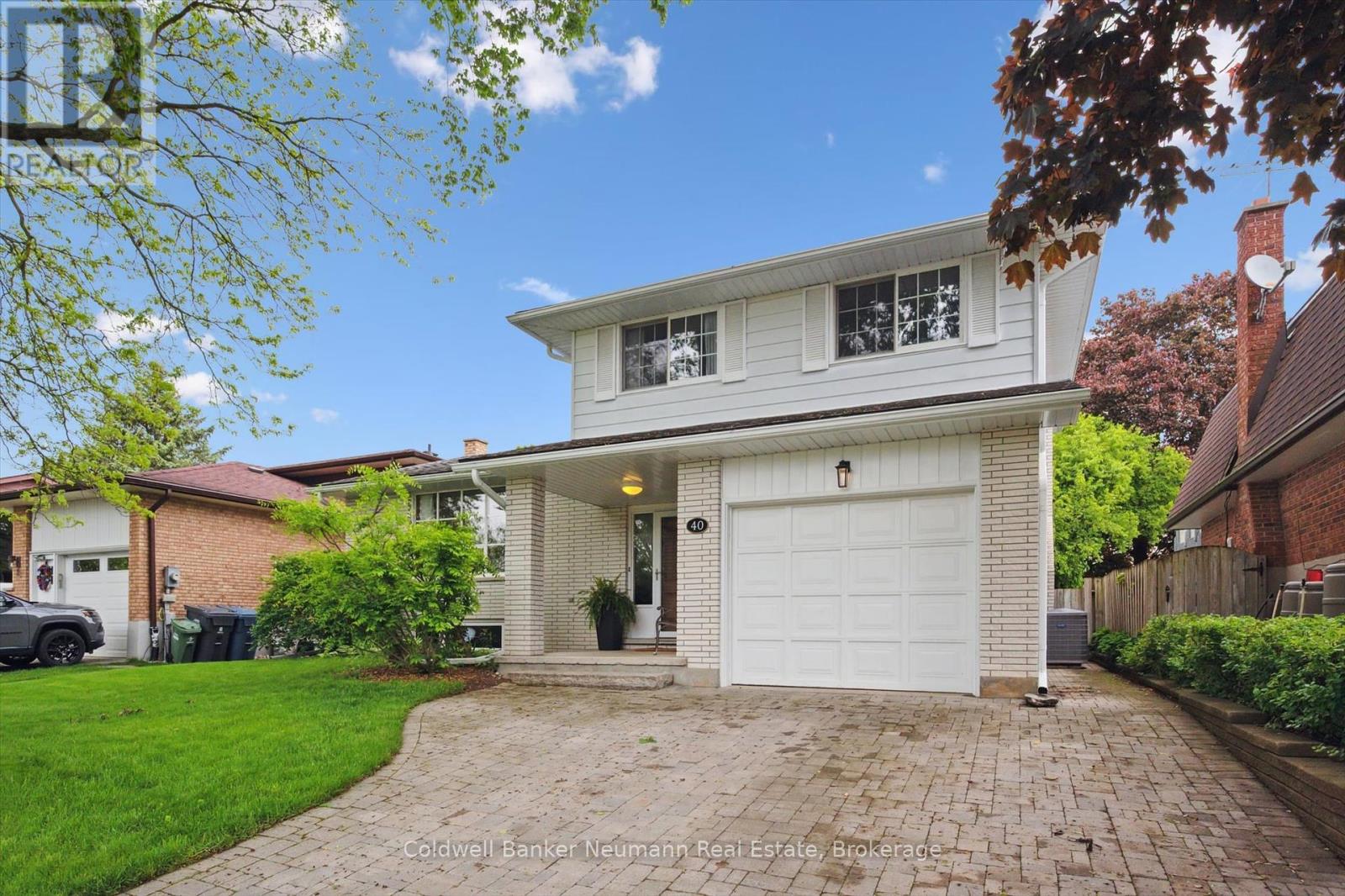 40 KEATS CRESCENT