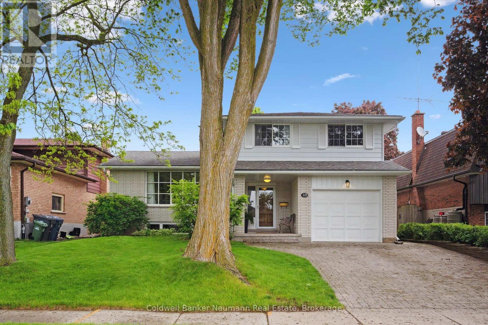 40 KEATS CRESCENT