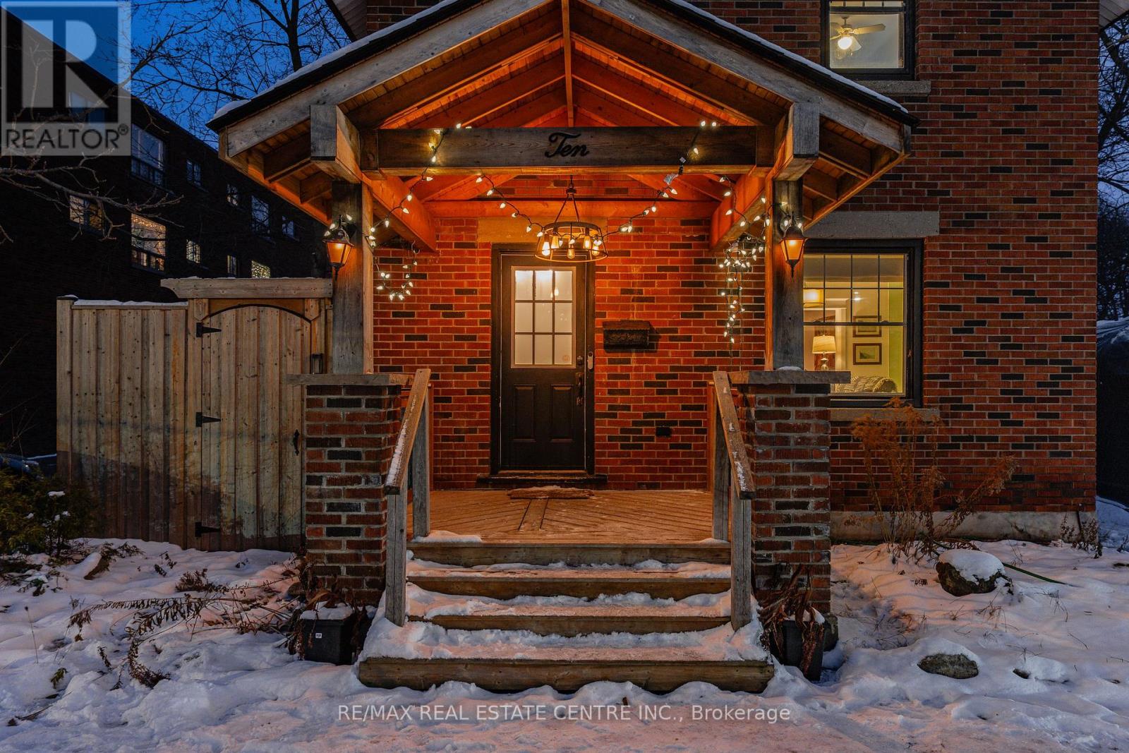 10 SPEEDVALE AVENUE W