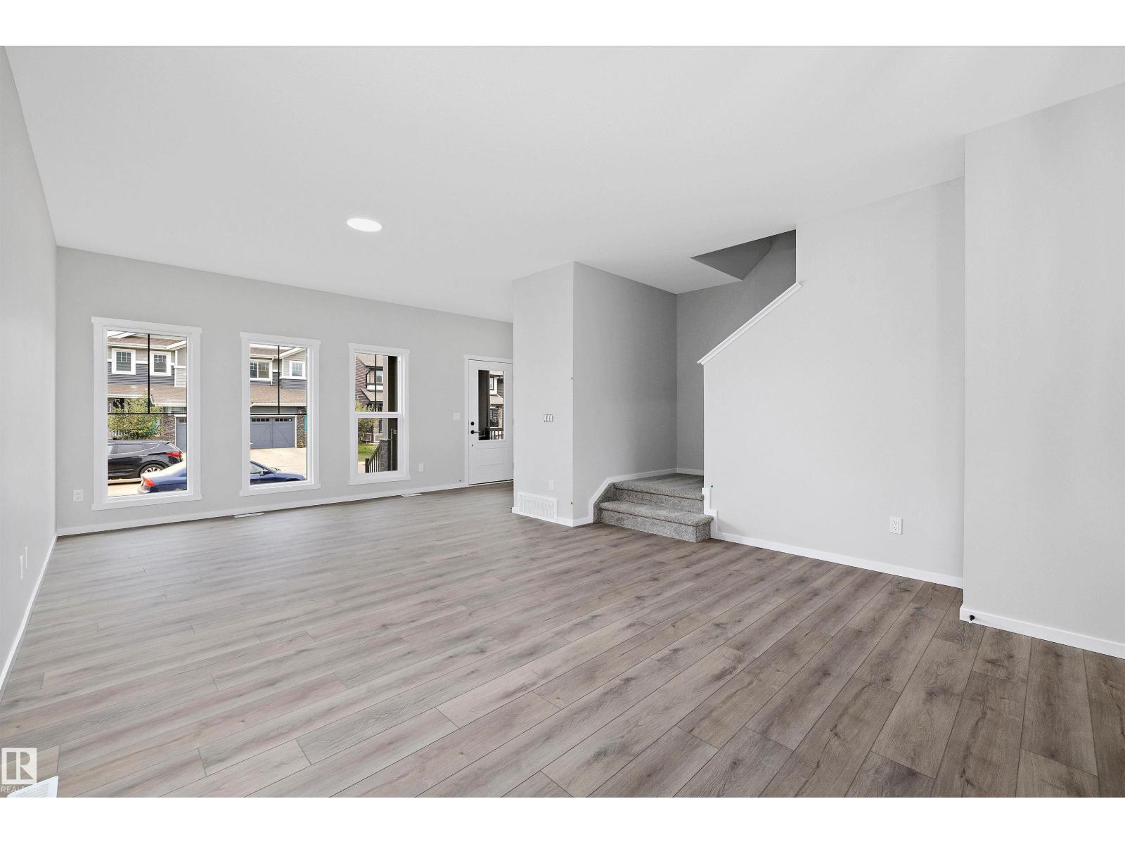 5723 Hawthorn Common SW