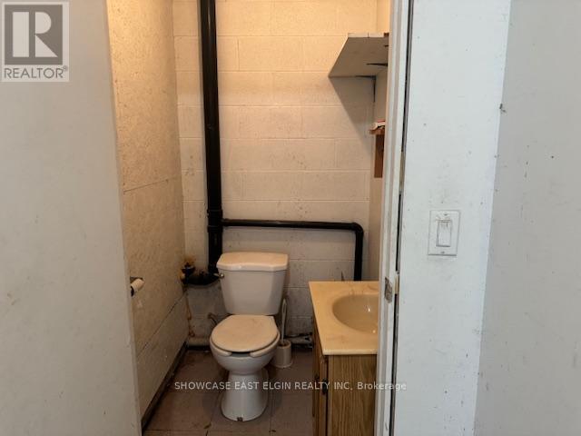 A - 421 JOHN STREET N