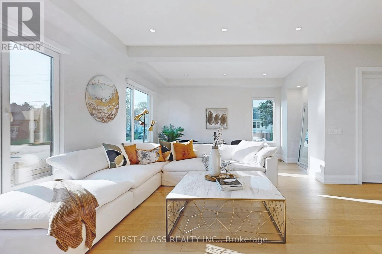 1047 MEREDITH AVENUE