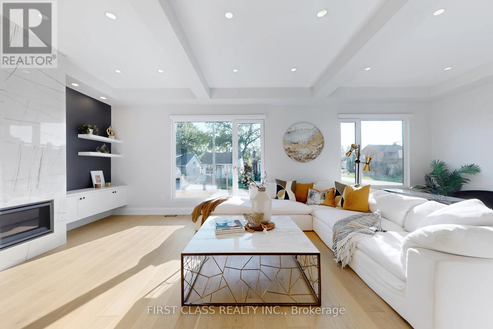 1047 MEREDITH AVENUE