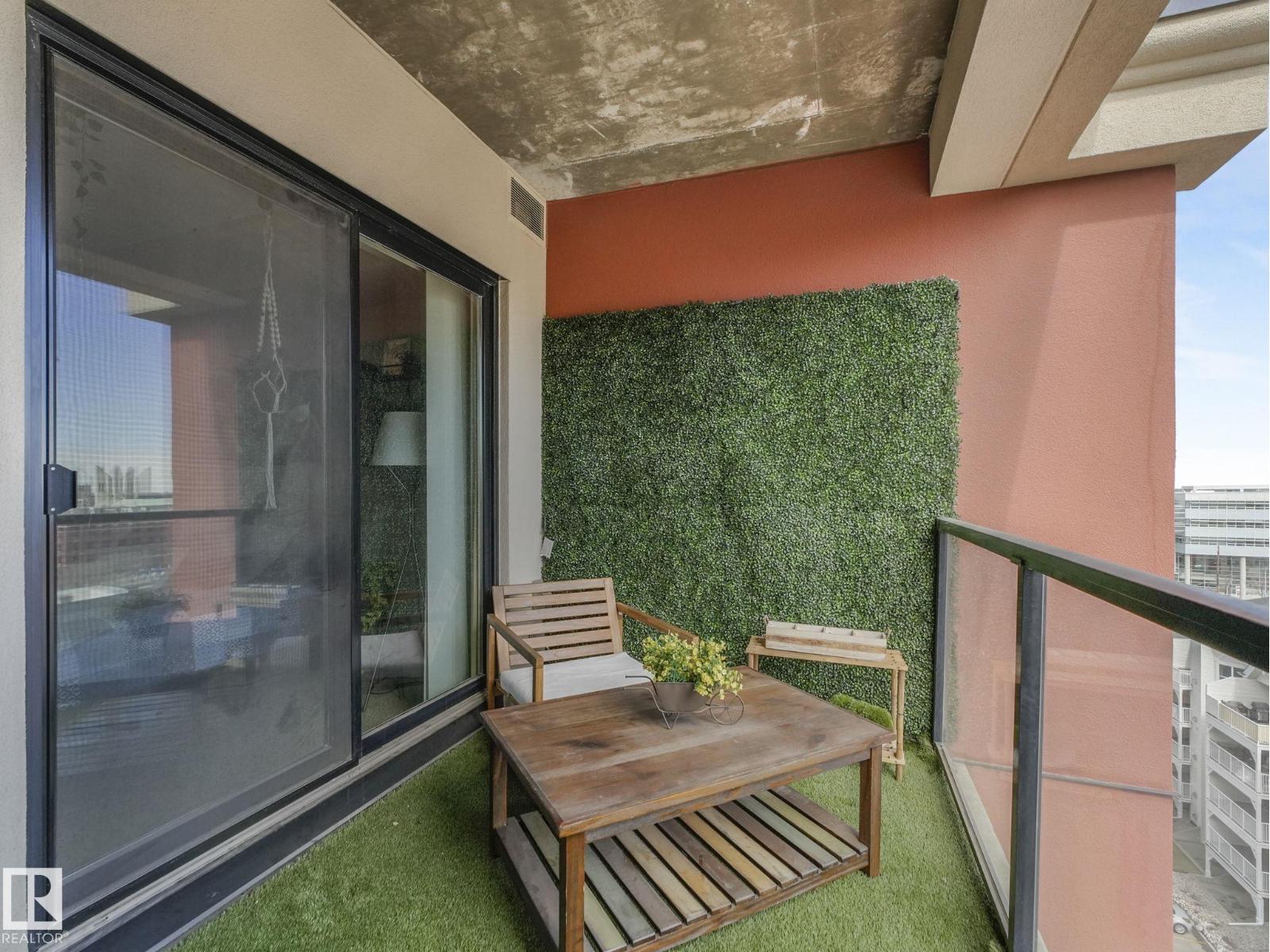 #908 10303 111 ST NW