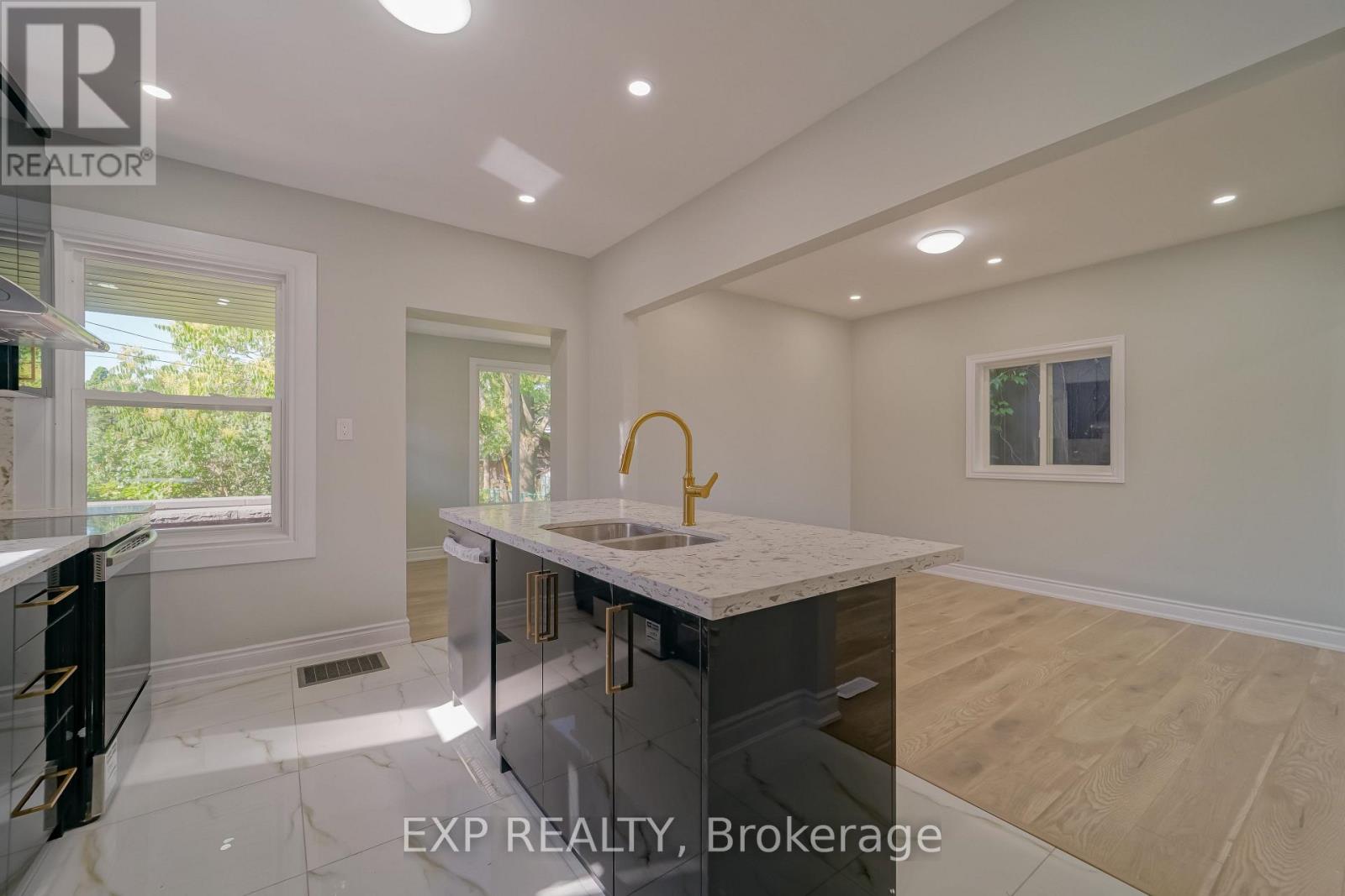 1509 MAIN STREET E