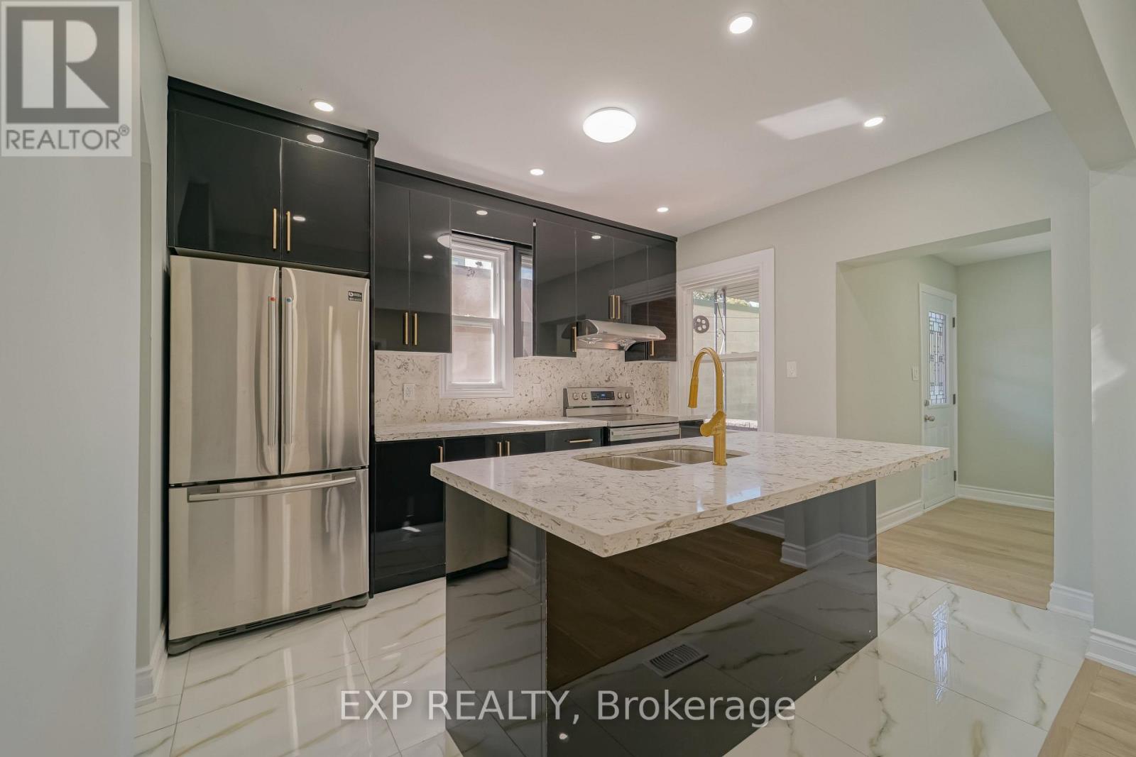 1509 MAIN STREET E