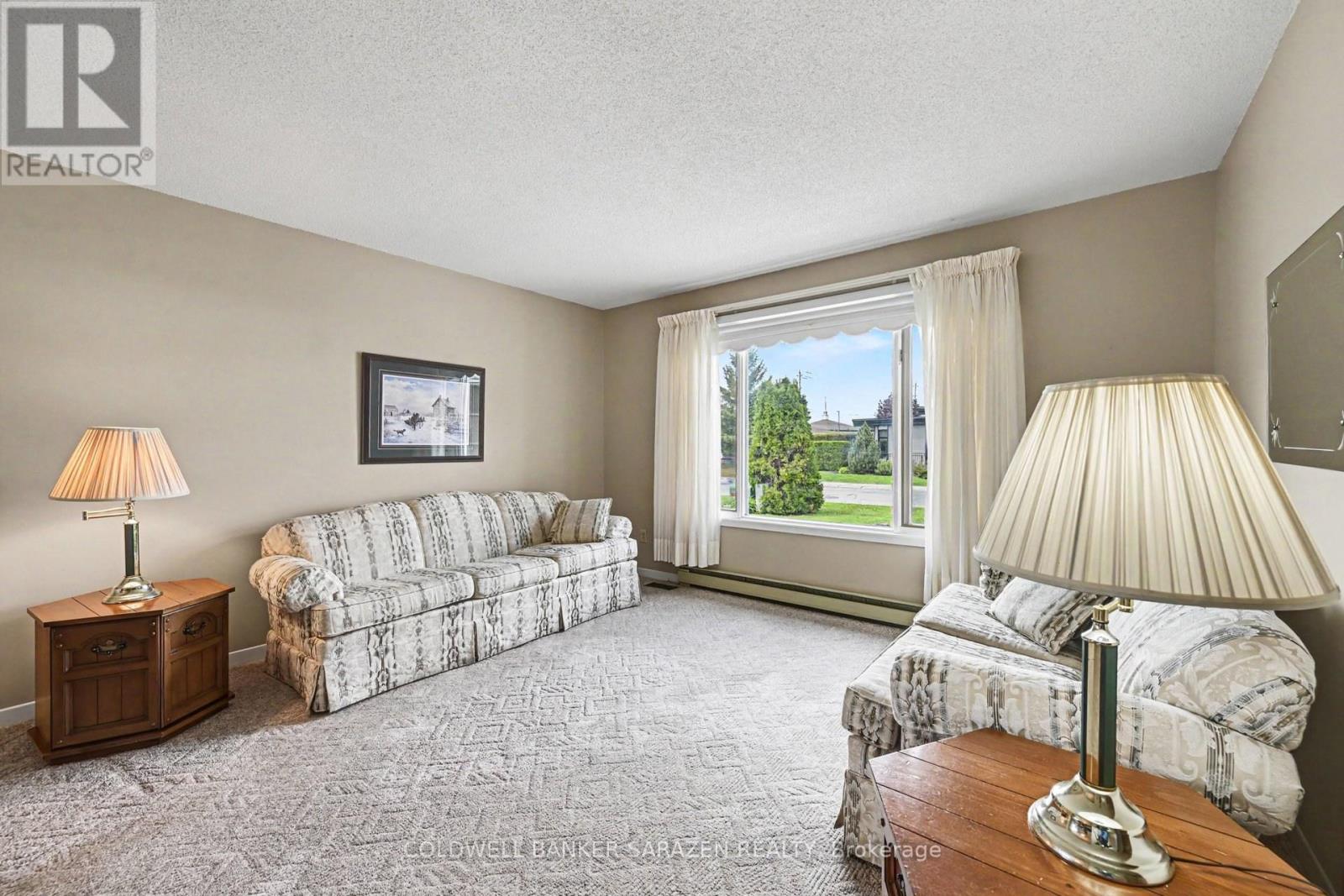 258 ALLAN DRIVE