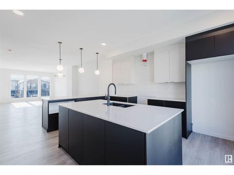 415 33 ST SW Edmonton AB T6X3C9