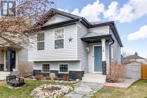 18 Everstone Court SW Calgary AB T2Y4J6