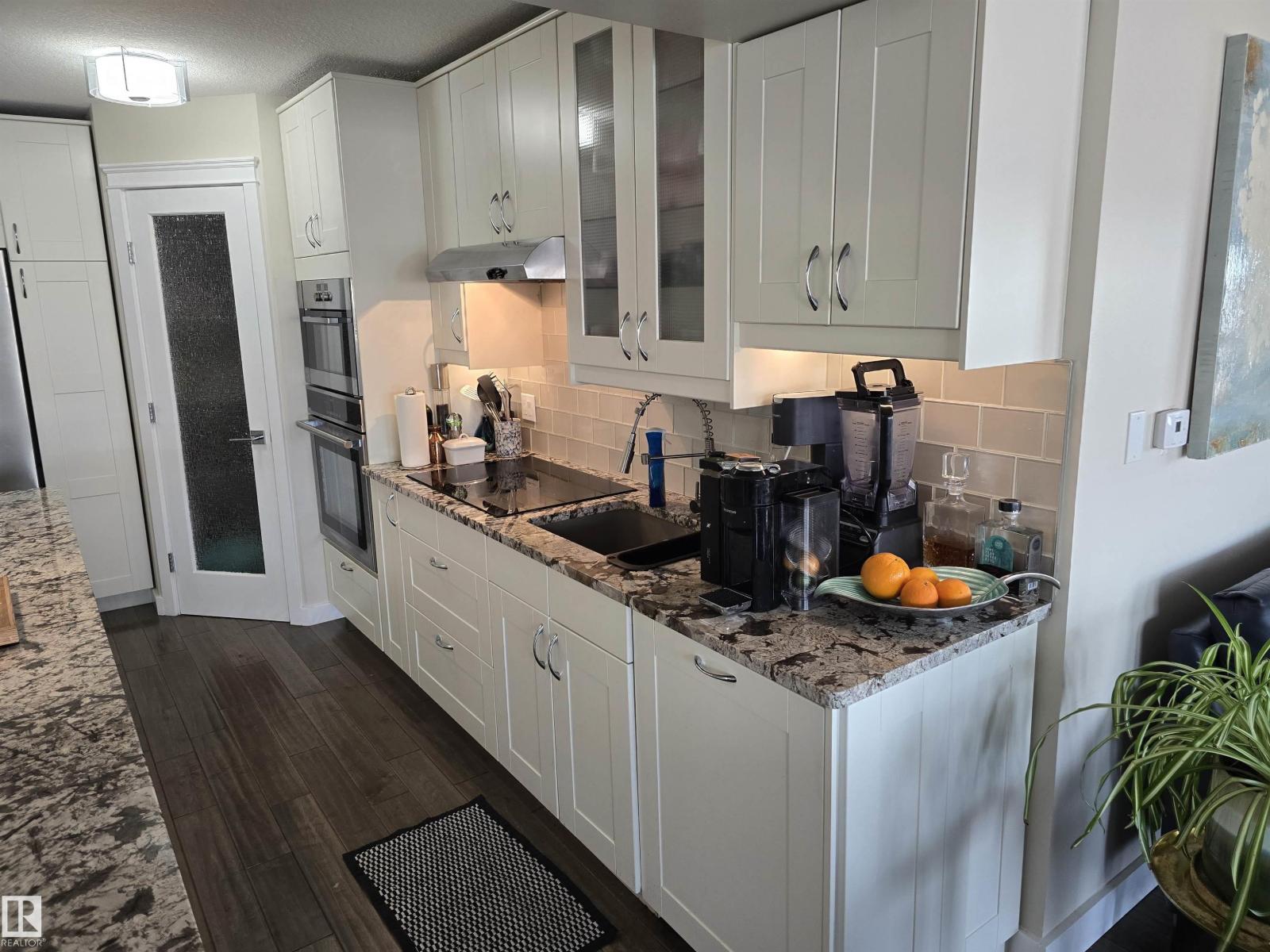 #404 10311 111 ST NW