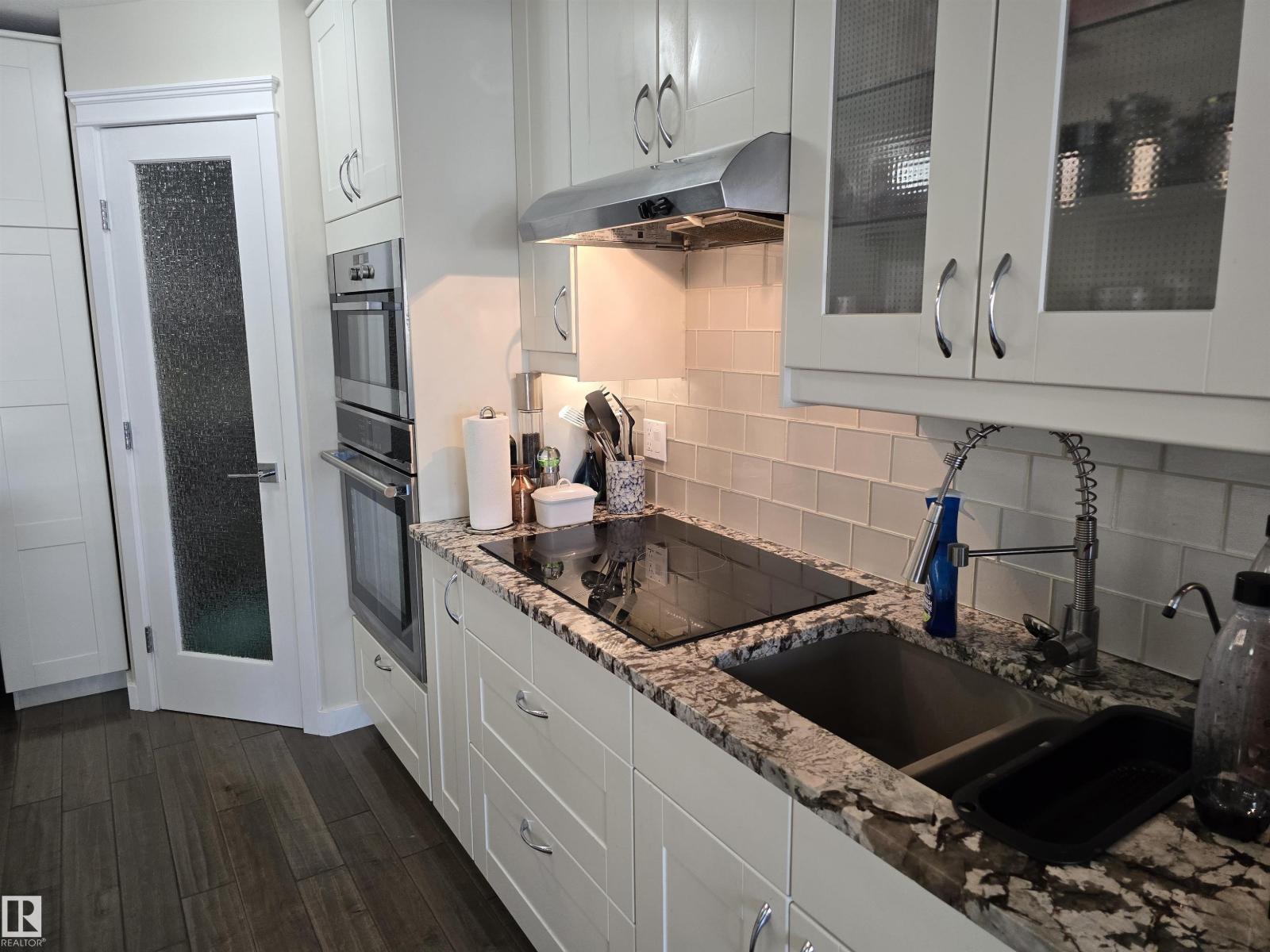 #404 10311 111 ST NW