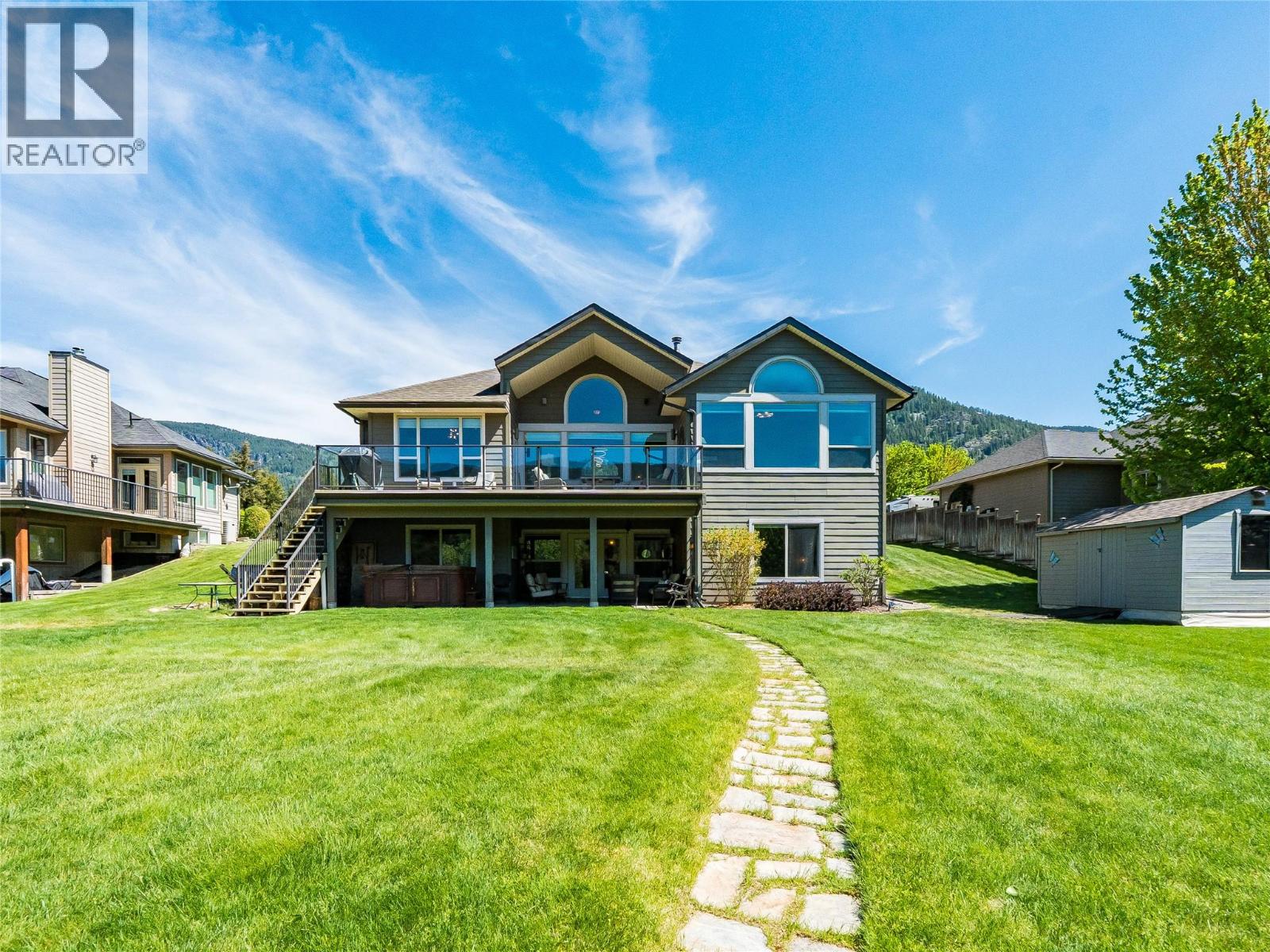 943 Riverview Place
