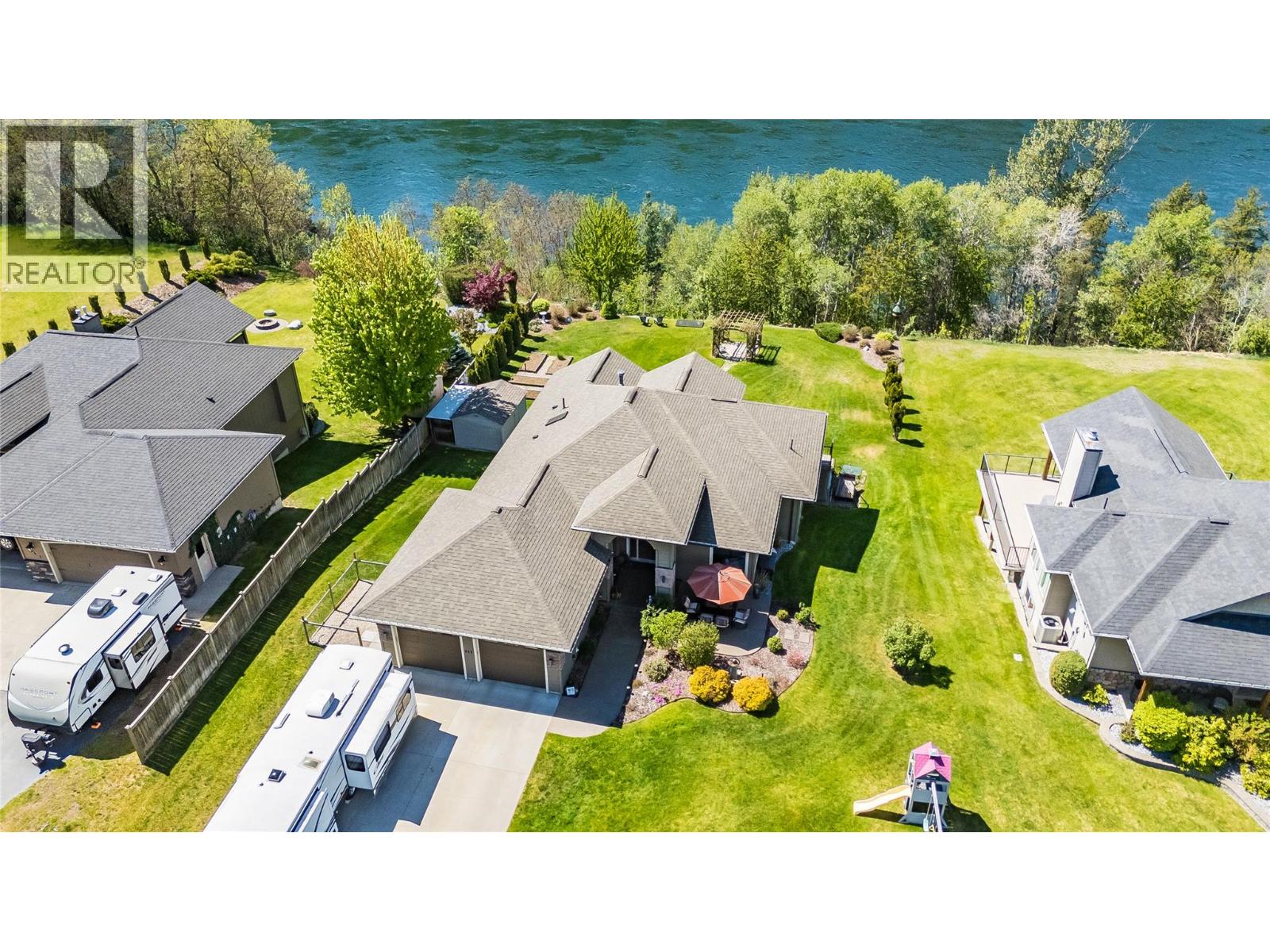 943 Riverview Place