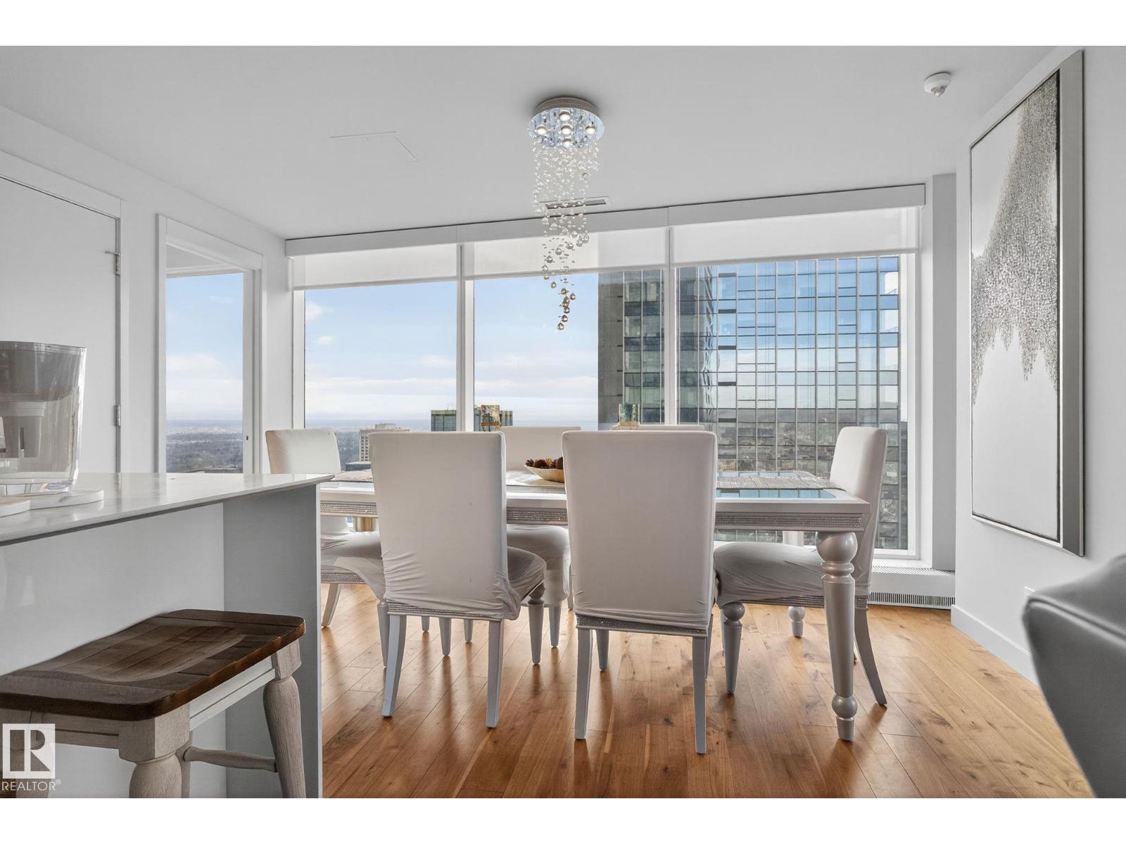 #4206 10360 102 ST NW