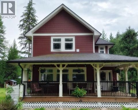 328 Dunlevy Road Clearwater BC V0E1N1