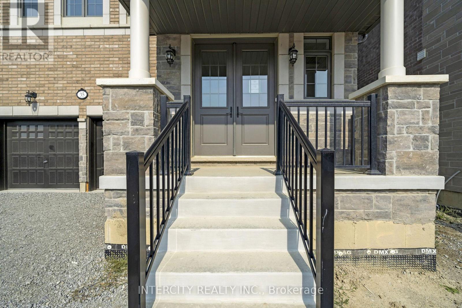 35 KEYWORTH CRESCENT