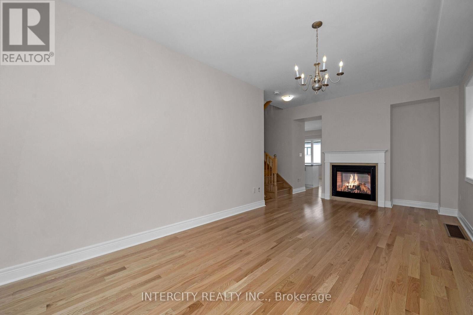 35 KEYWORTH CRESCENT