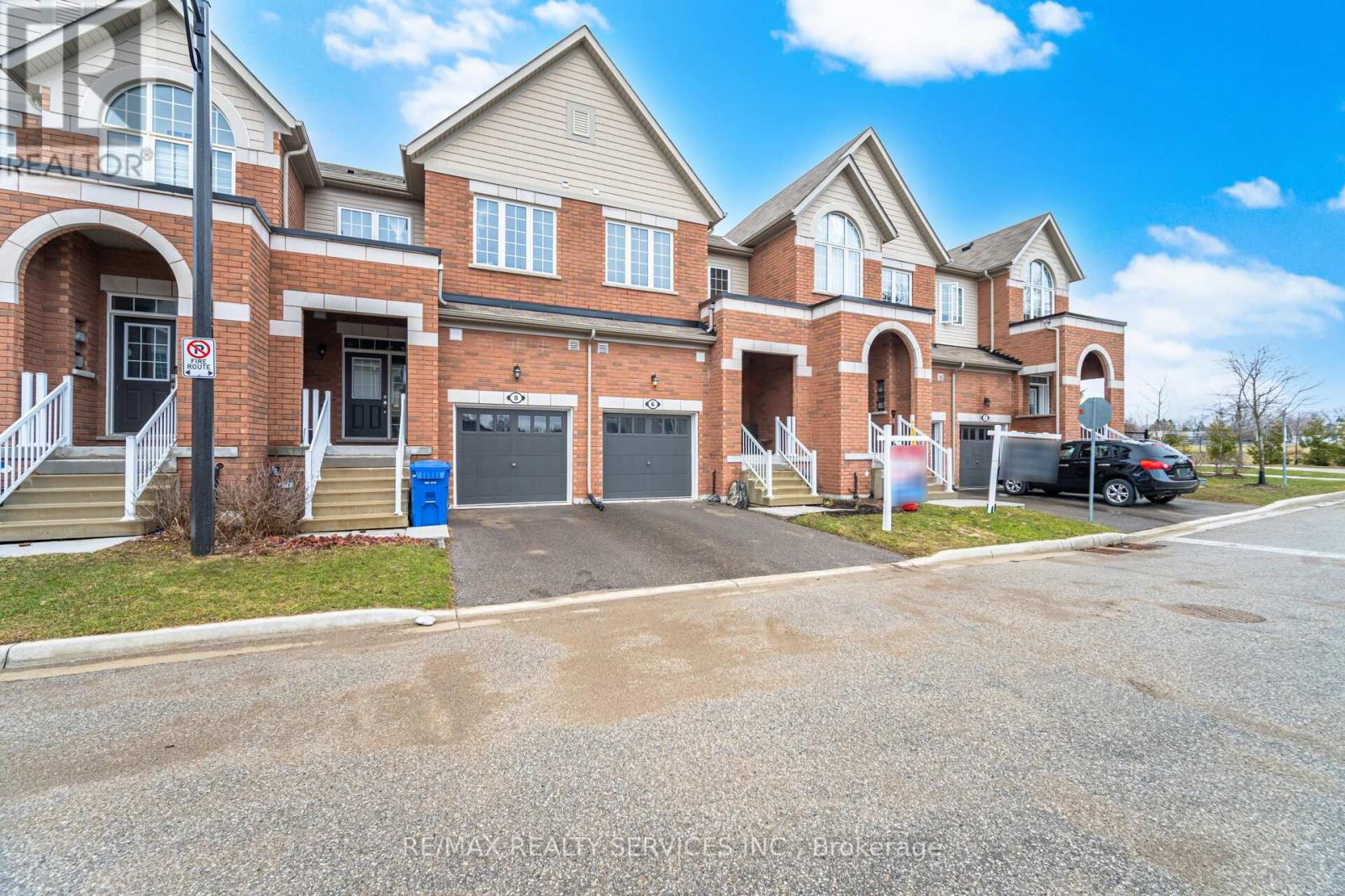 6 LANDSBOROUGH STREET