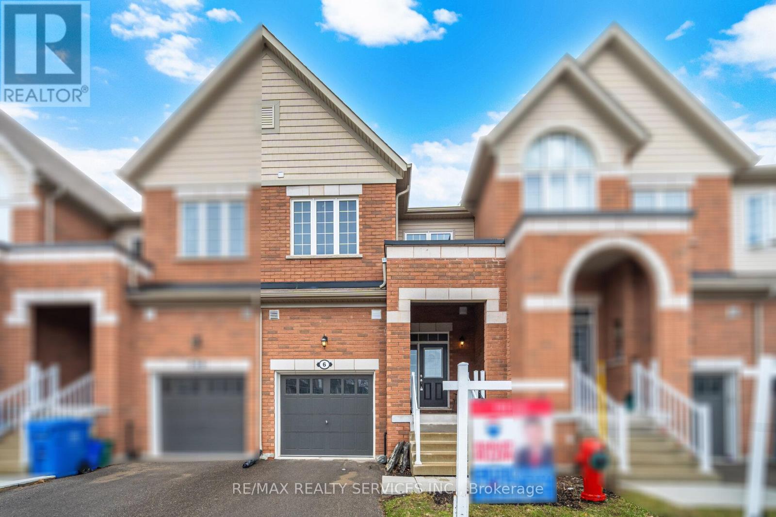 6 LANDSBOROUGH STREET