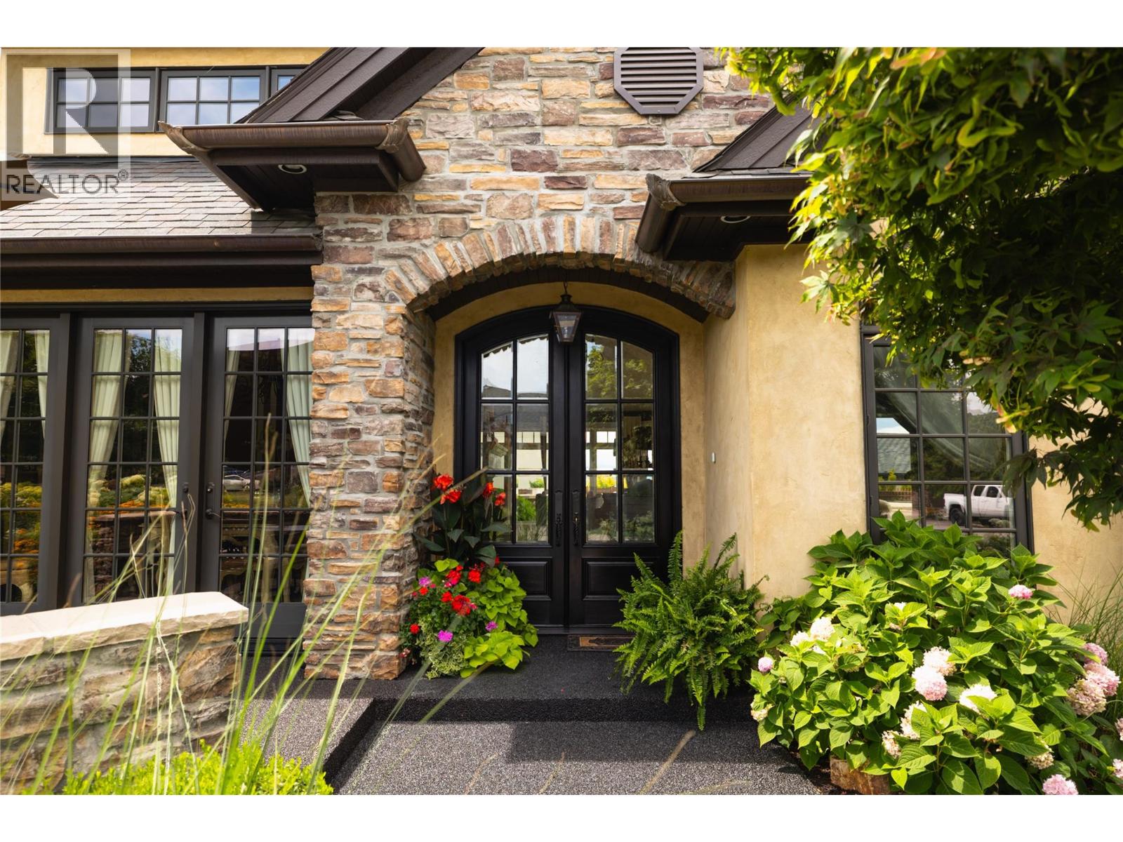 4768 CARMEL Crescent