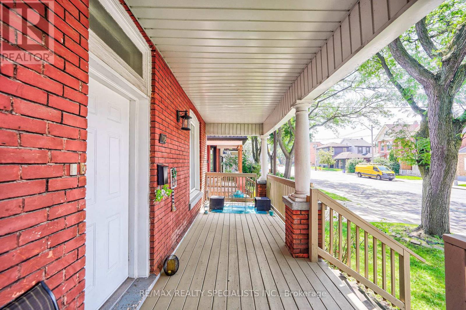 108 VICTORIA AVENUE N