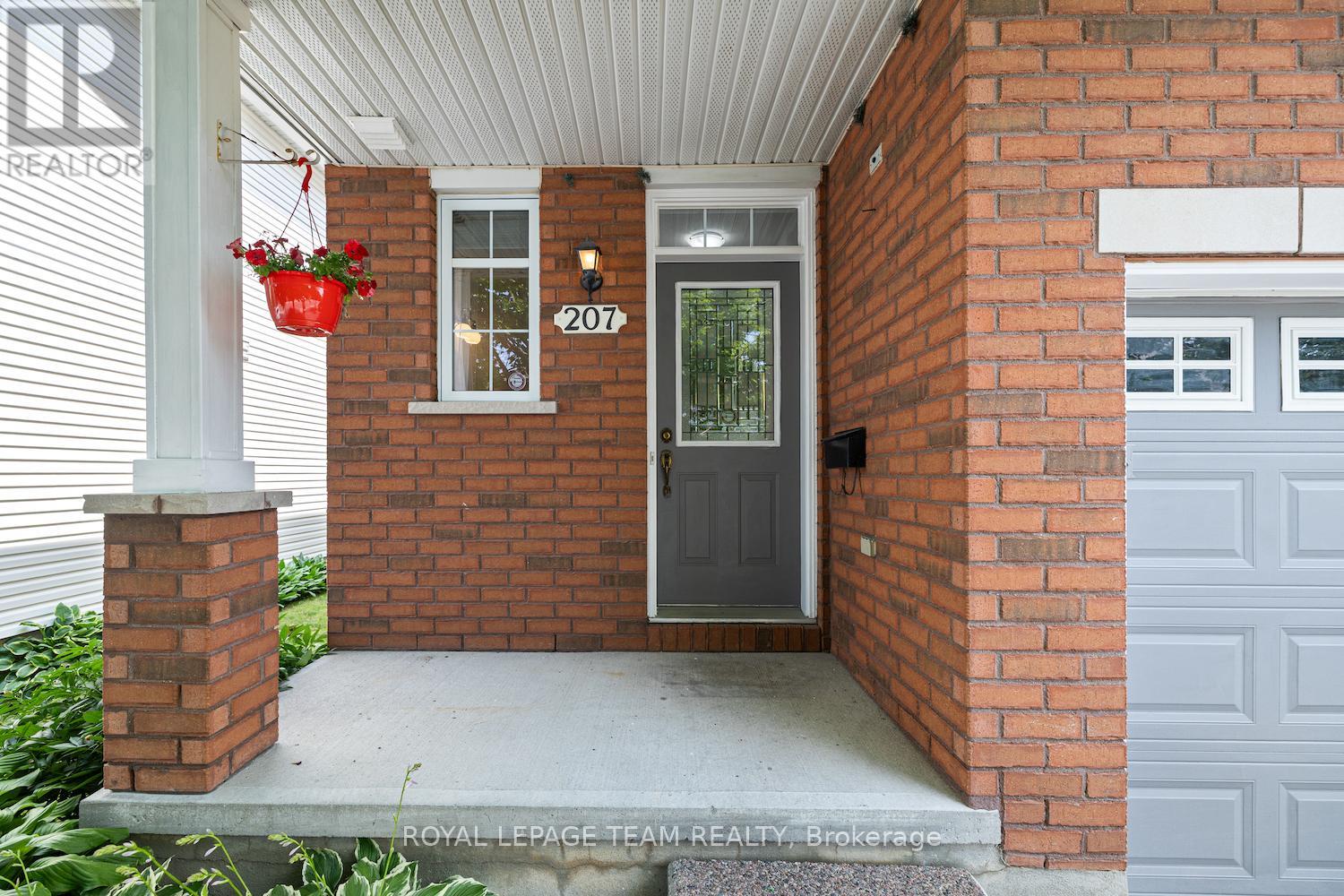 207 PORTRUSH AVENUE