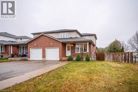 61 SCHUELLER Street Kitchener ON N2K3W2