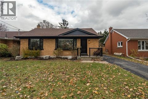 266 MELROSE Avenue Kitchener ON N2H2C1