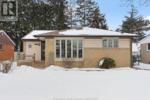 1077 Laporte Windsor ON N8S3R6