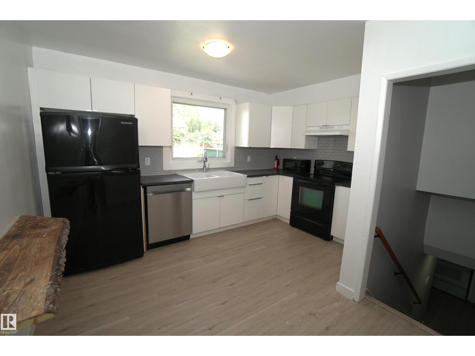 10922 62 AV NW