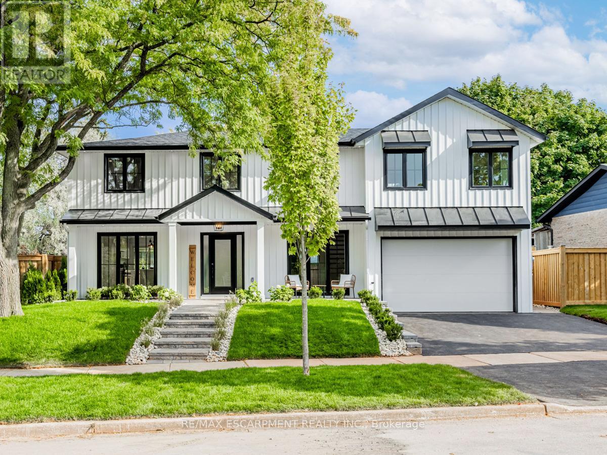 2212 URWIN CRESCENT