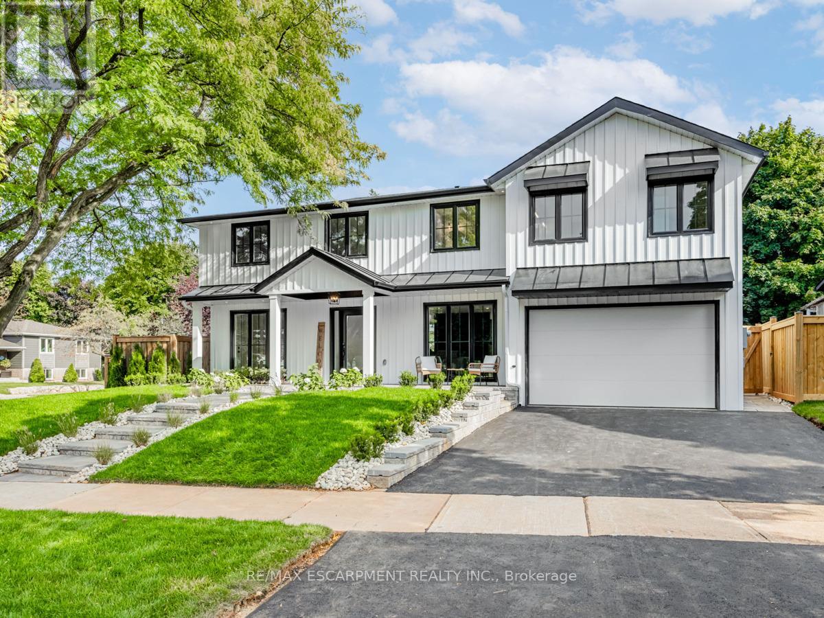 2212 URWIN CRESCENT