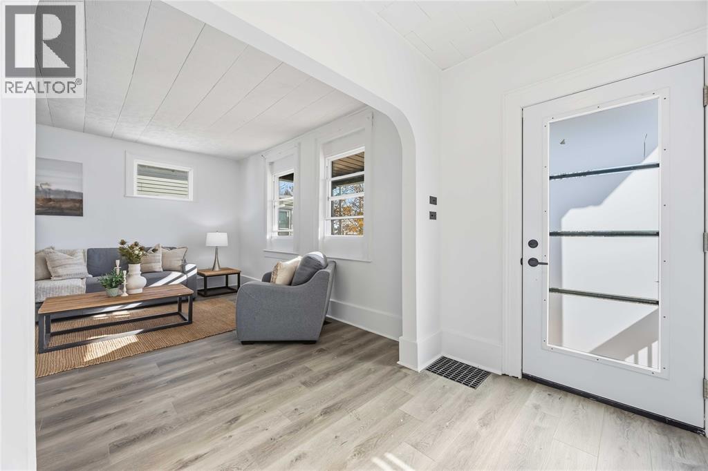 218 Confederation STREET