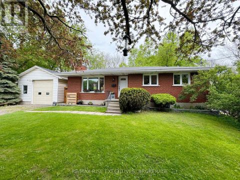 895 PURDY'S COURT Kingston (West of Sir John A. Blvd) ON K7M3N1