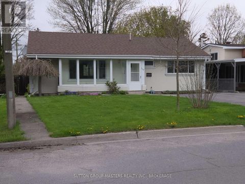 319 ARROWHEAD PLACE Kingston (West of Sir John A. Blvd) ON K7M3L4