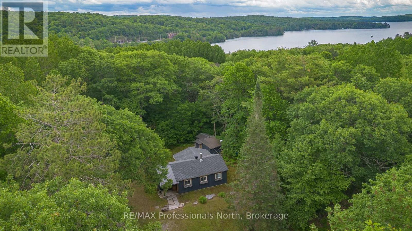 Photo 1 of 31 — 1628 BOSHKUNG LAKE ROAD, Algonquin Highlands (Stanhope), ON K0M1J1
