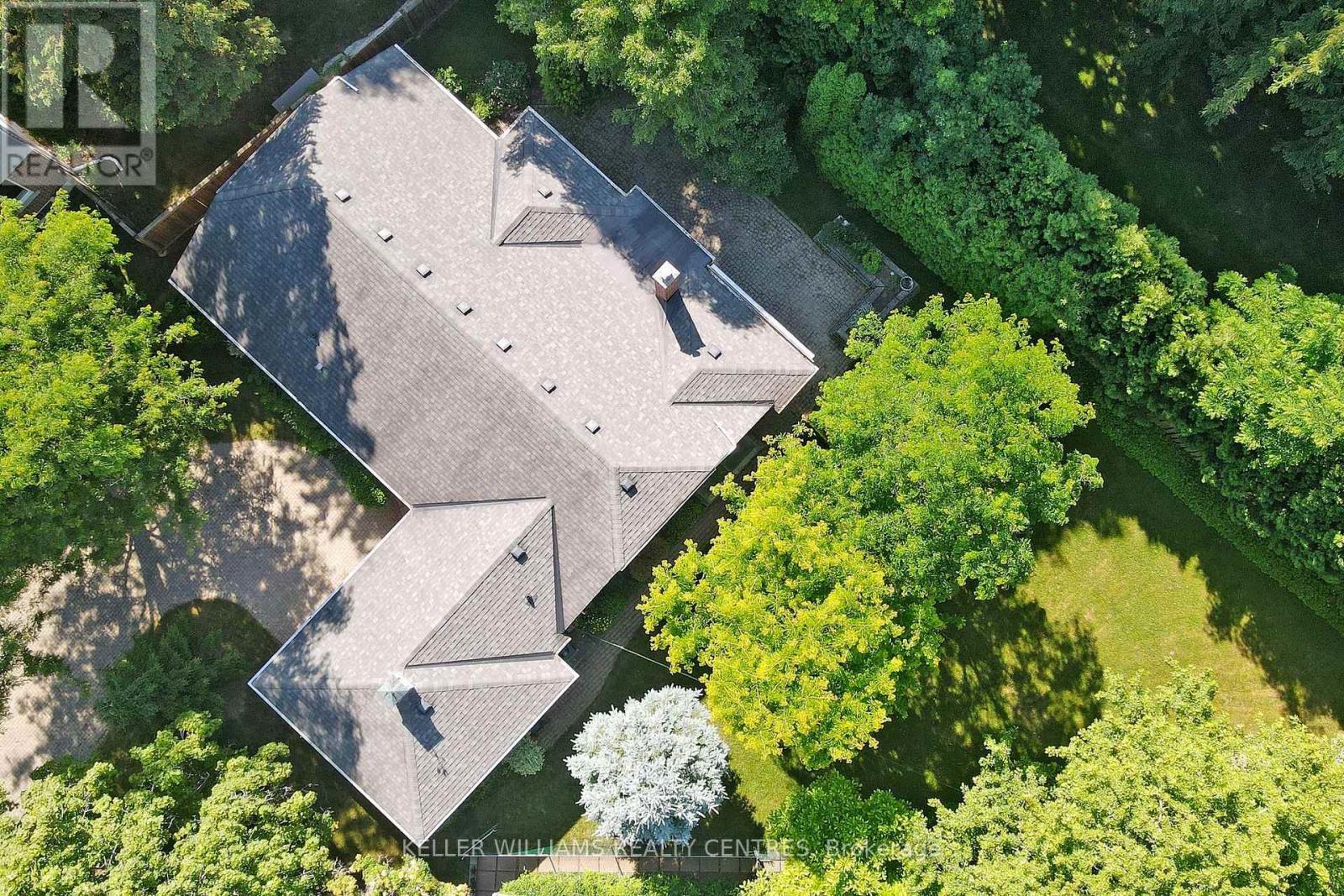 27 HAWTHORNE LANE