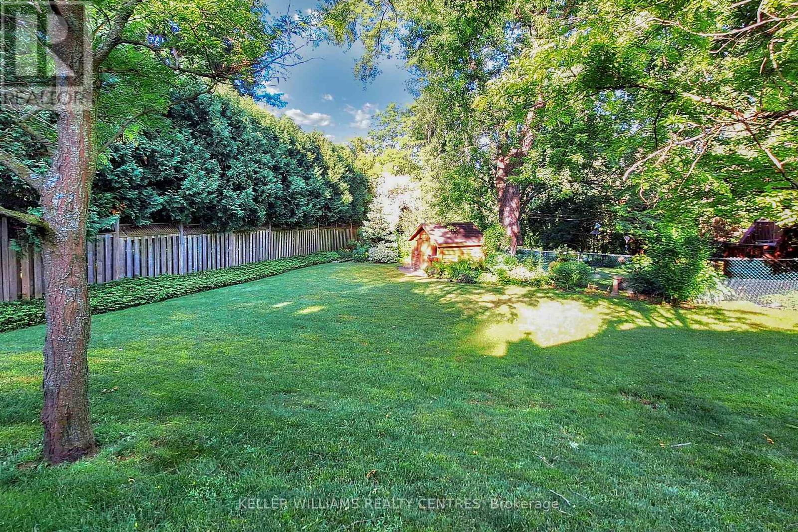27 HAWTHORNE LANE