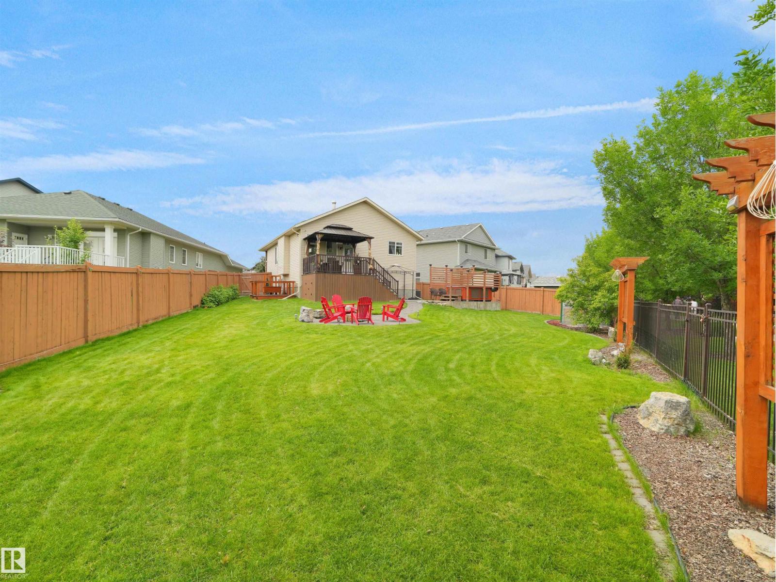 3704 141 AV NW