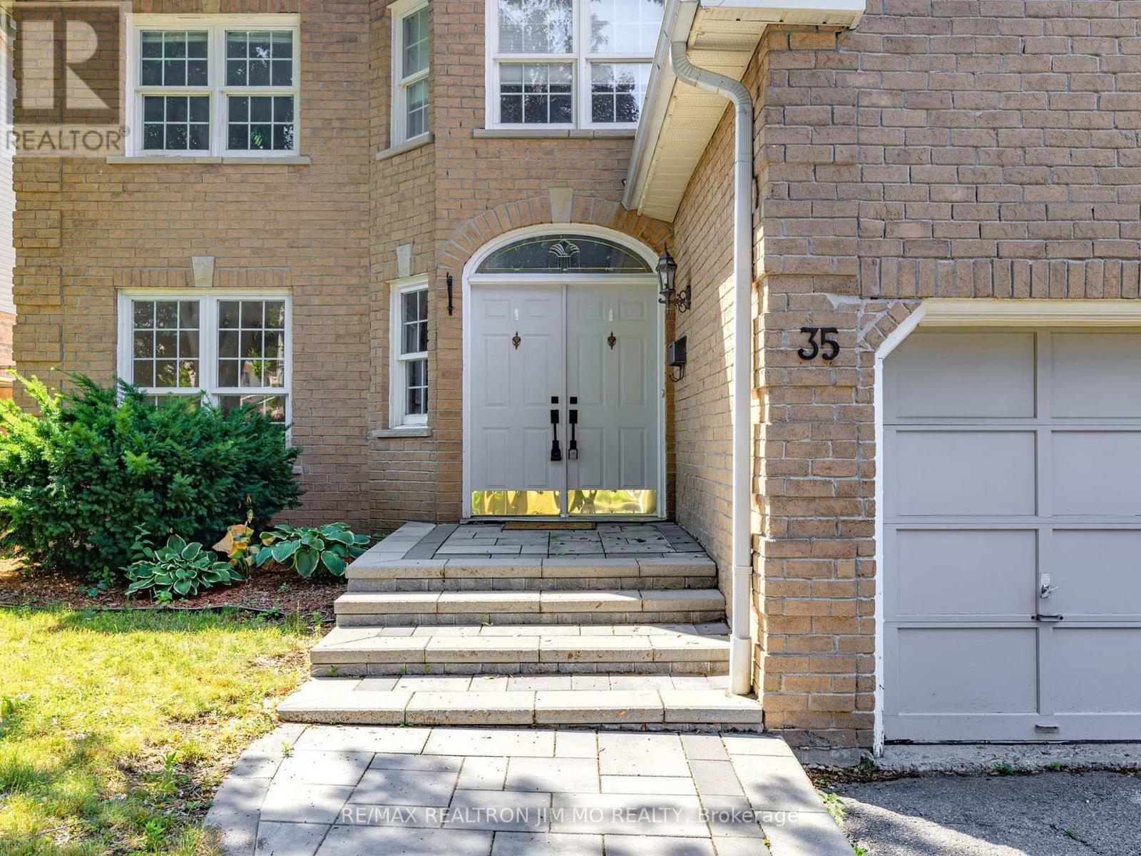 35 FLINT CRESCENT