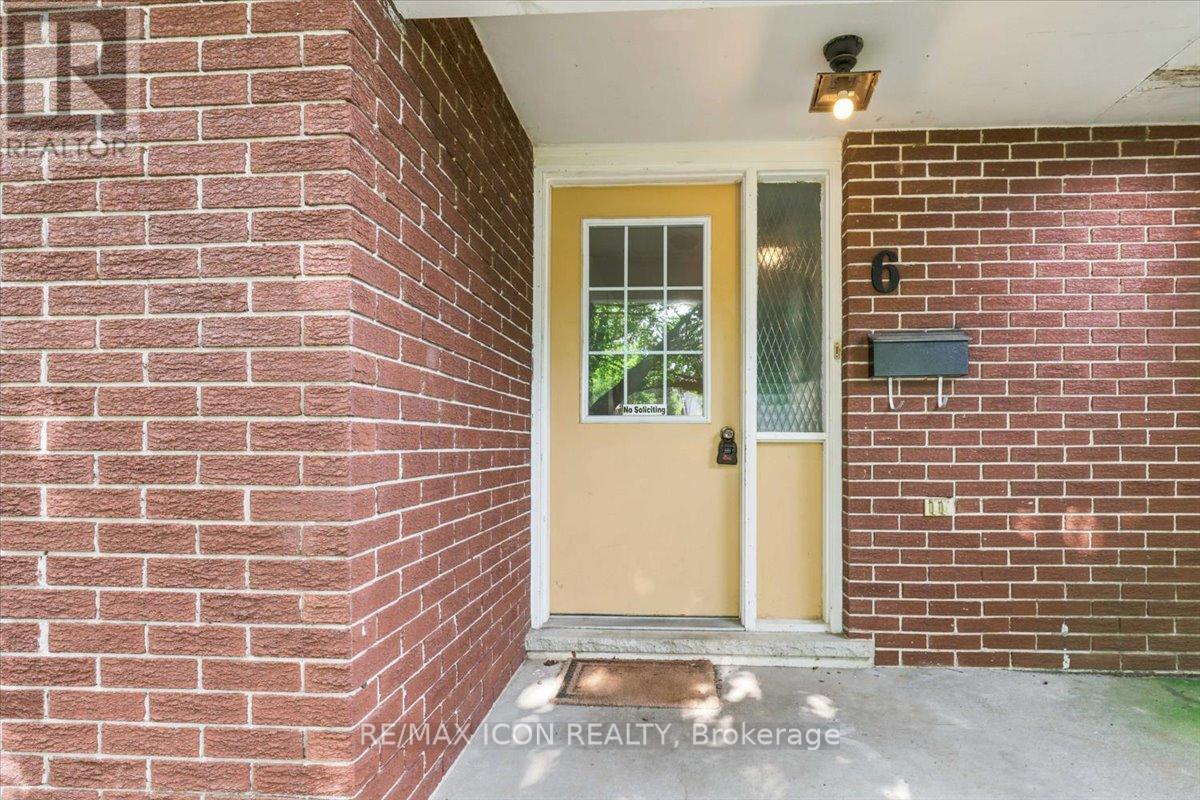 6 TAMARACK COURT